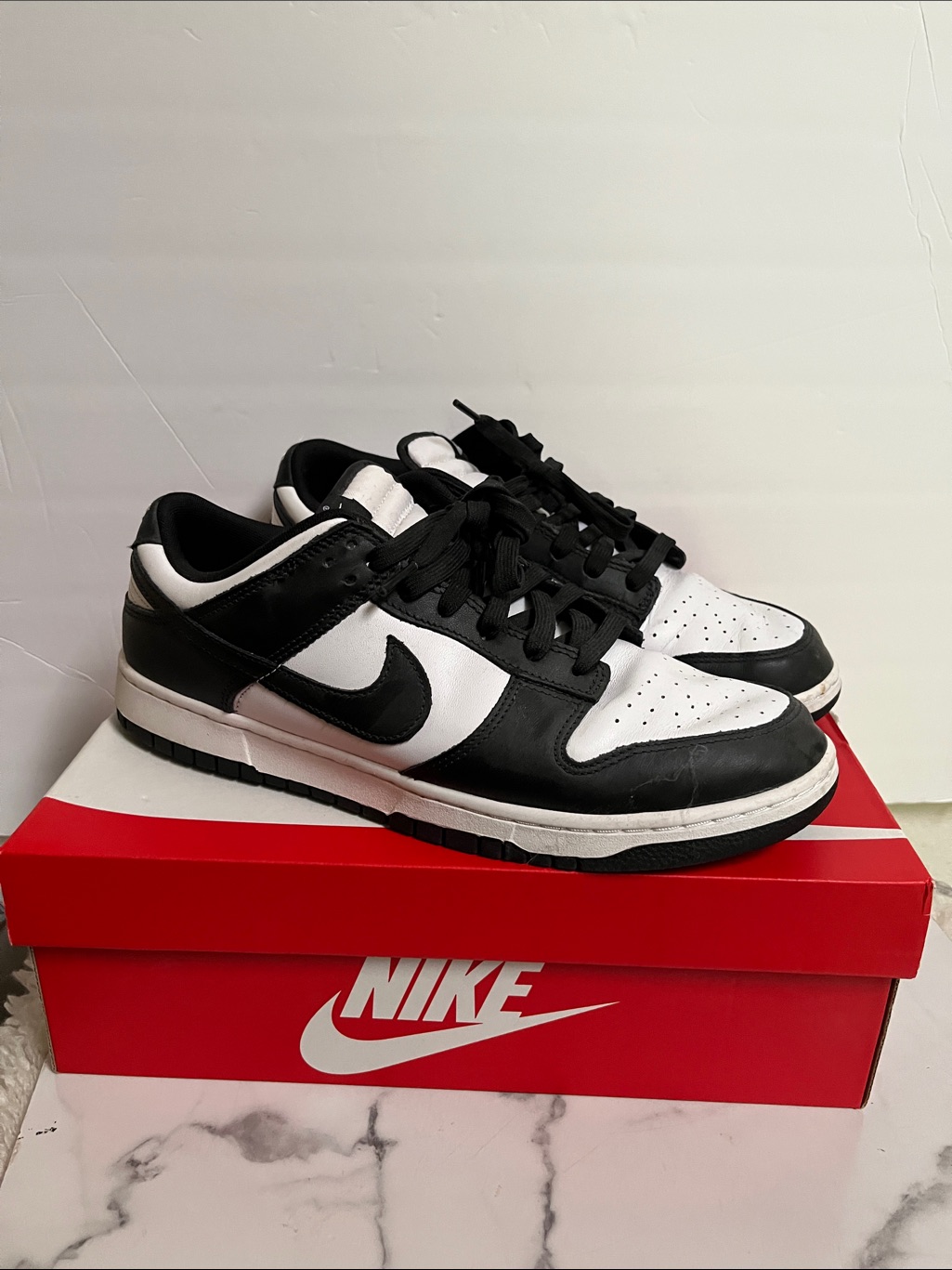 Nike Men’s Black And White Low-Profile Sneakers